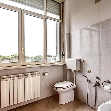 מלון Domus Urbis 2*