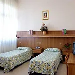 Domus Urbis فندق